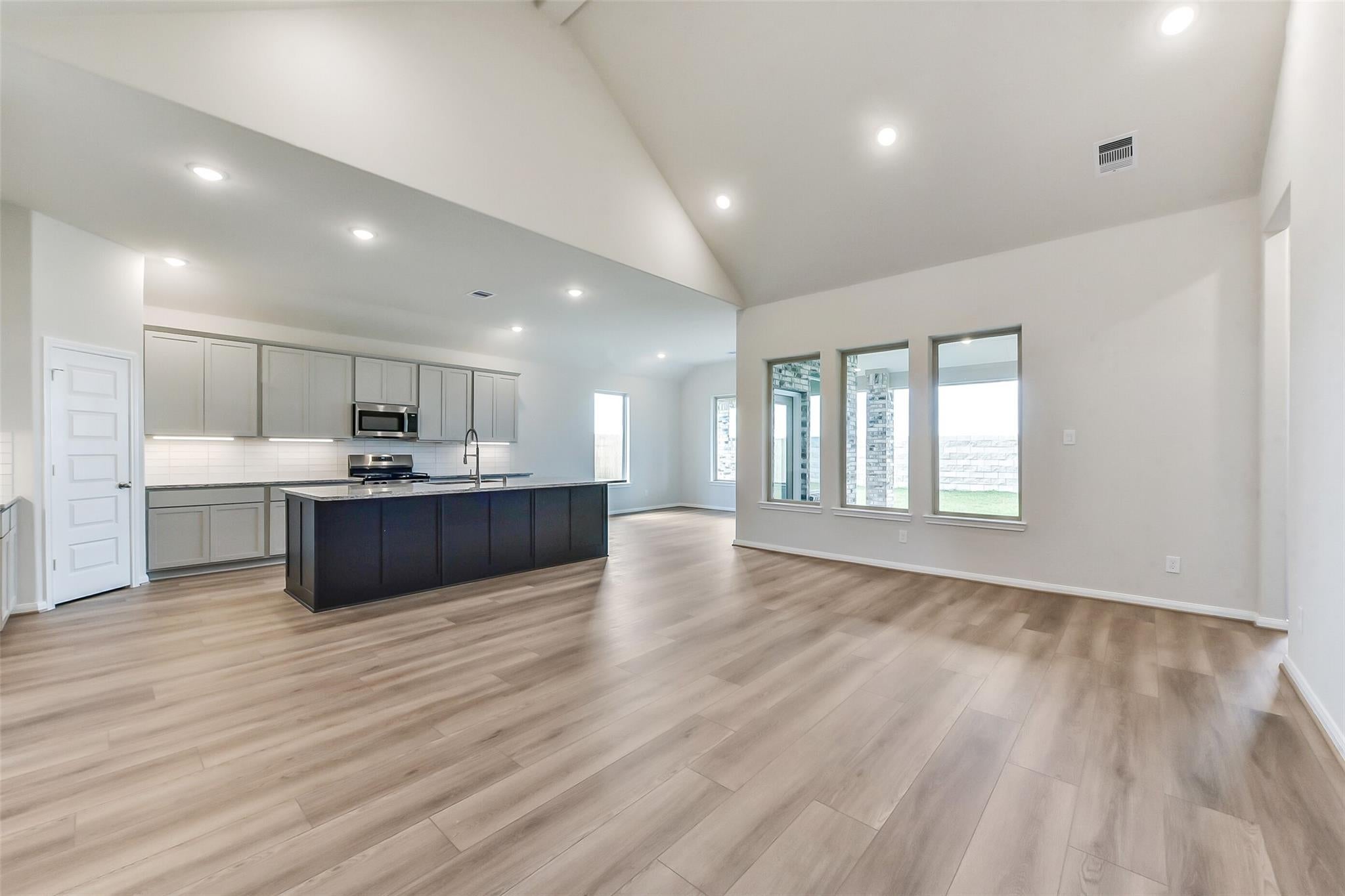3516 Mount Scenery Lane