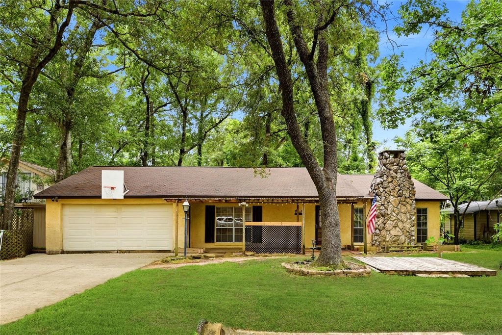 Photo of 235 Thunderbird Court, Conroe, TX 77304 (MLS # 83795178)