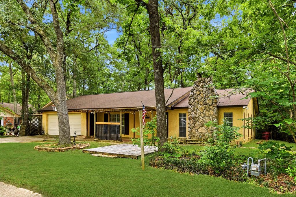 Photo of 235 Thunderbird Court, Conroe, TX 77304 (MLS # 83795178)