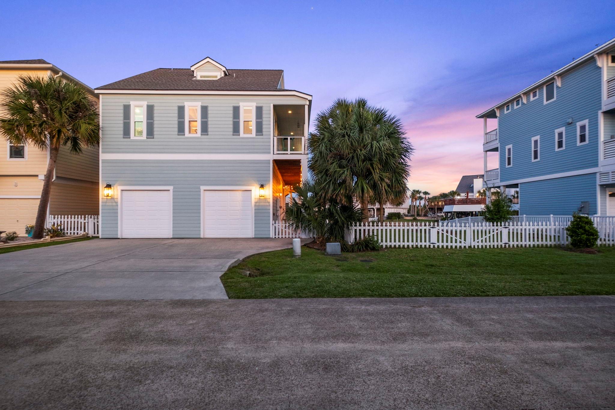 Galveston, Texas, 77554, United States, 3 Bedrooms Bedrooms, ,4 BathroomsBathrooms,Residential,Active,2032454