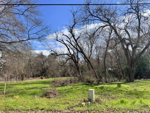 901 Avenue C Huntsville TX 77320