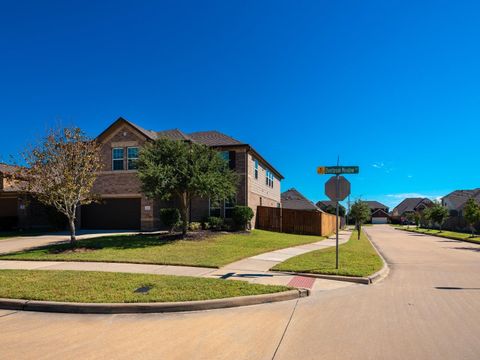 Photo of 2927 Overbrook Meadow Lane, Katy, TX 77494 (MLS # 32060836)