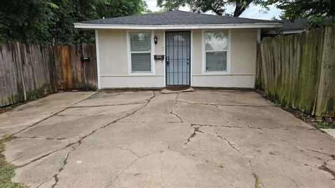 Photo of 5603 Northridge Drive, Houston, TX 77033 (MLS # 4670700)