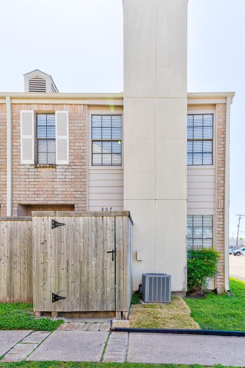 Photo of 14600 Fonmeadow Drive #807, Houston, TX 77035 (MLS # 81479708)