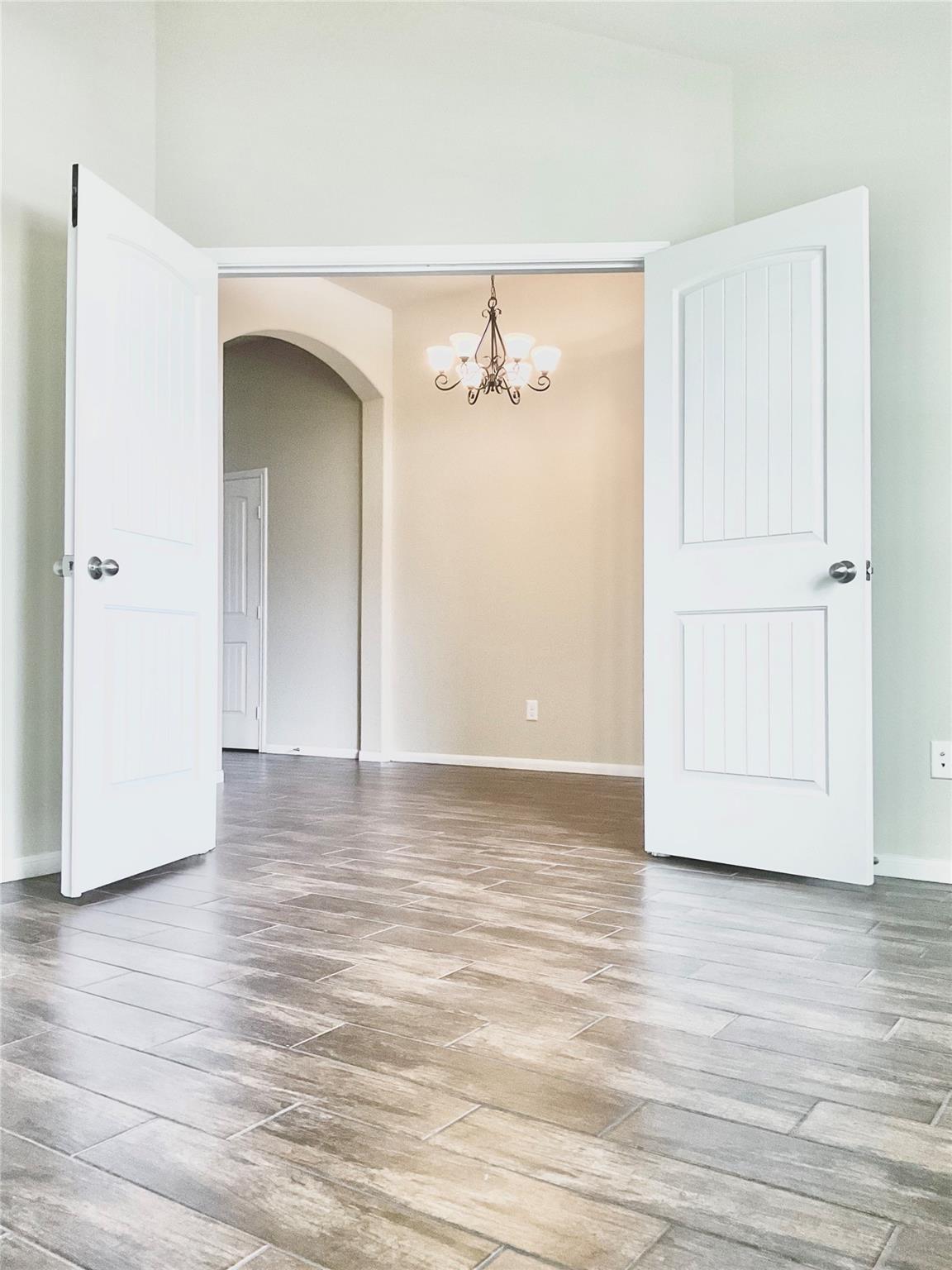 9517 E Woodmark