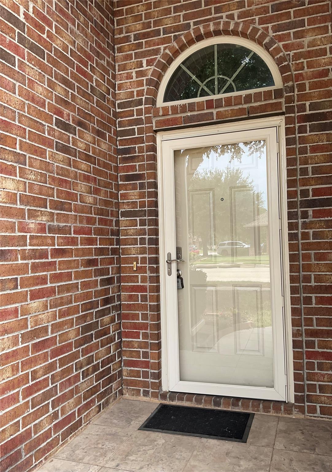 9517 E Woodmark