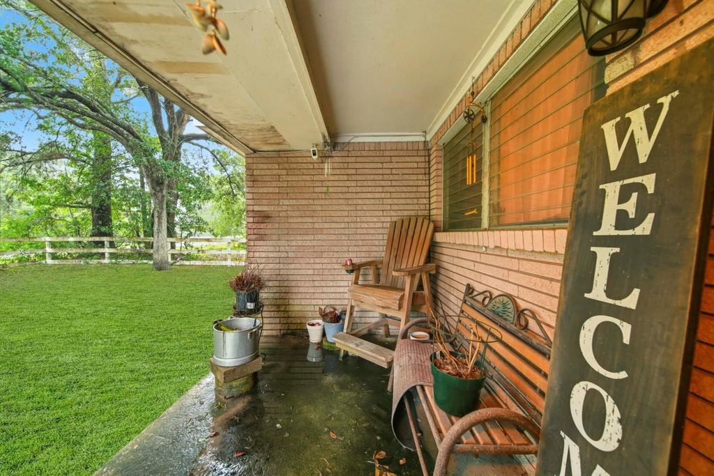 Photo of 731 Meneley Road, Winnie, TX 77665 (MLS # 42324836)