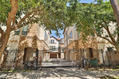 Homes For Rent - 1610 Knox Street #B<br/> Houston, TX 77007