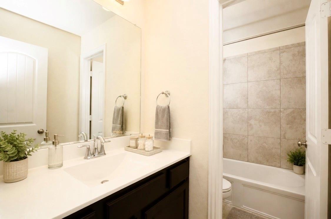 3642 Pasteur Lane