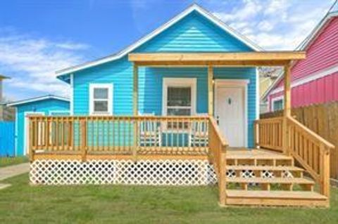 Photo of 1413 Ursuline Rear Street, Galveston, TX 77550 (MLS # 15789359)