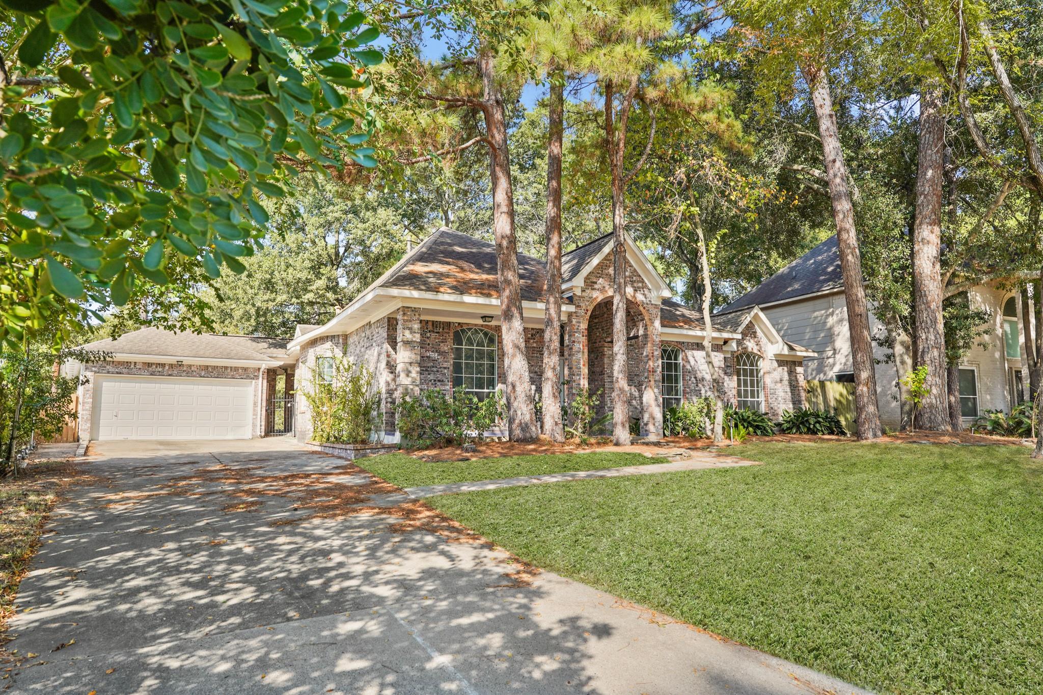 15519 Hermitage Oaks Drive