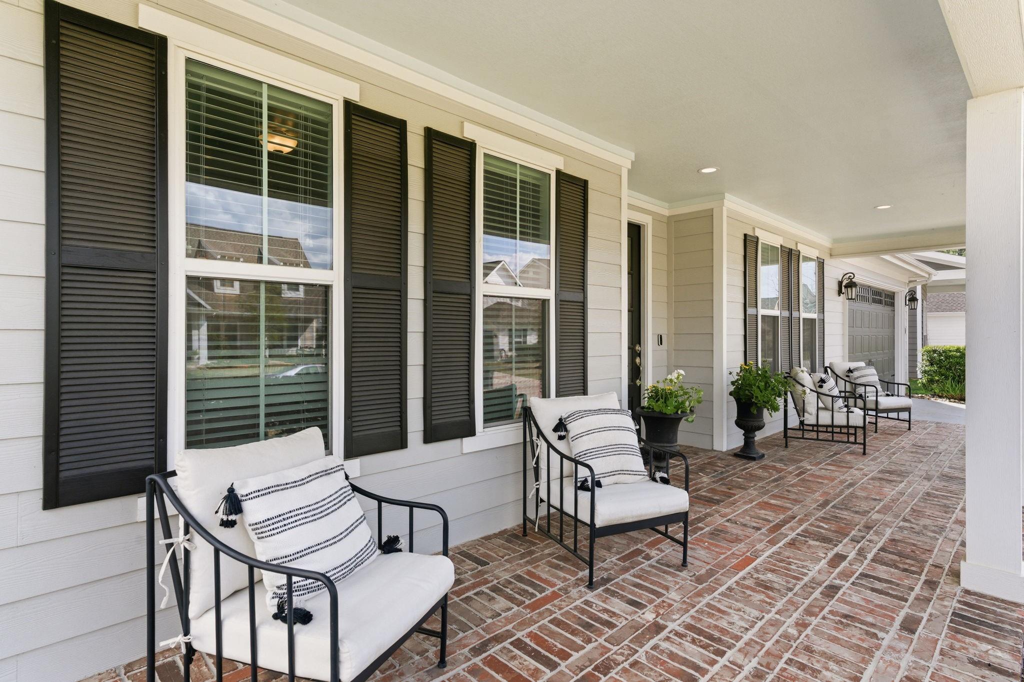 2208 Salt Grass Trail