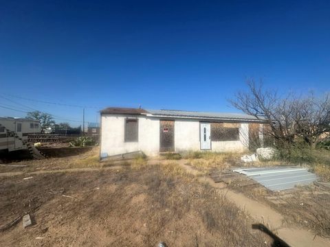 Homes For Sale - 512 N Avenue A<br/> Grandfalls, TX 79742