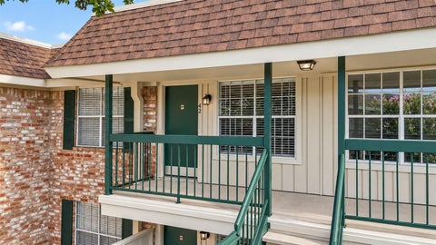 Photo of 845 Augusta Drive #42, Houston, TX 77057 (MLS # 19047559)