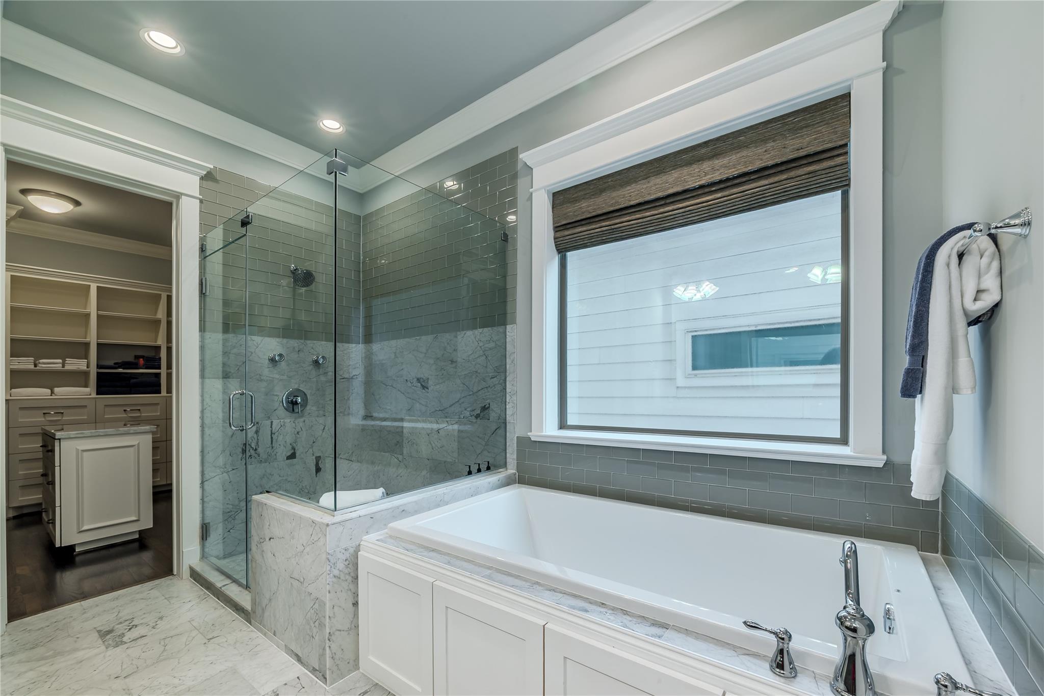 Houston, Texas 77008, United States, 3 Bedrooms Bedrooms, ,4 BathroomsBathrooms,Residential,Active,168369