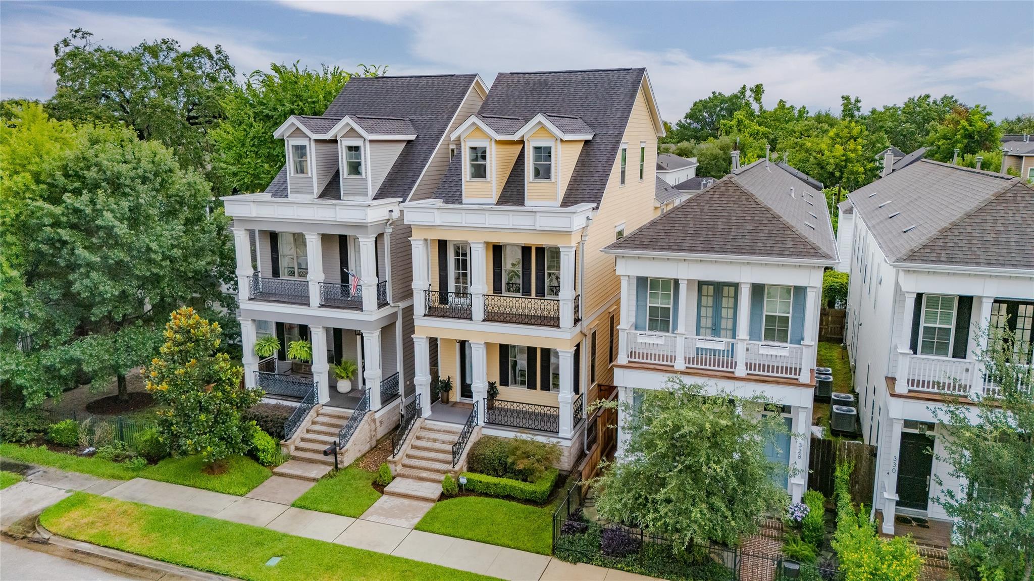 Houston, Texas 77008, United States, 3 Bedrooms Bedrooms, ,4 BathroomsBathrooms,Residential,Active,168369