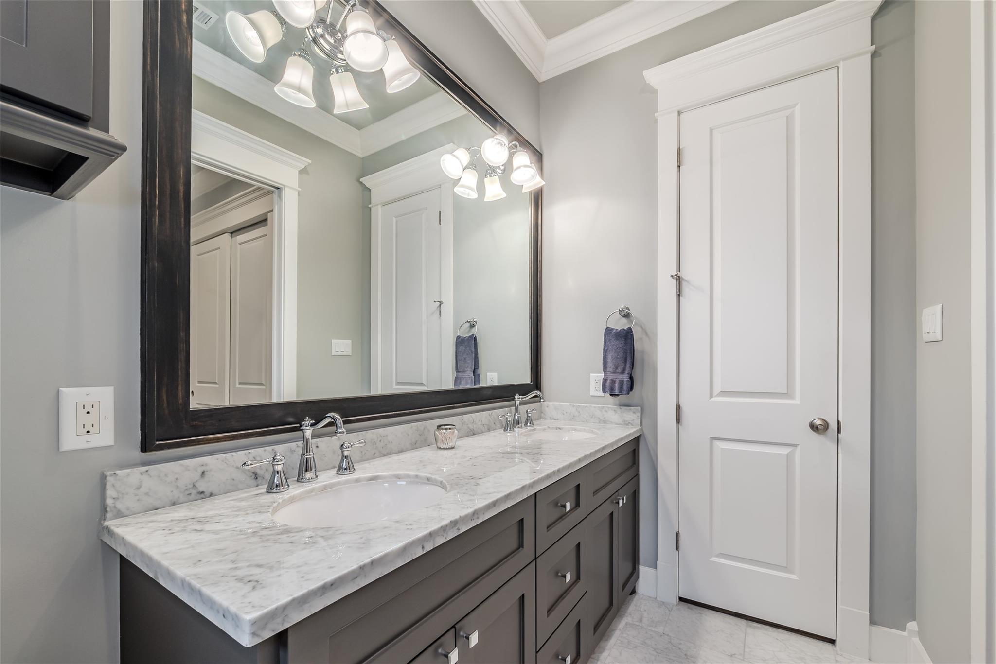 Houston, Texas 77008, United States, 3 Bedrooms Bedrooms, ,4 BathroomsBathrooms,Residential,Active,168369