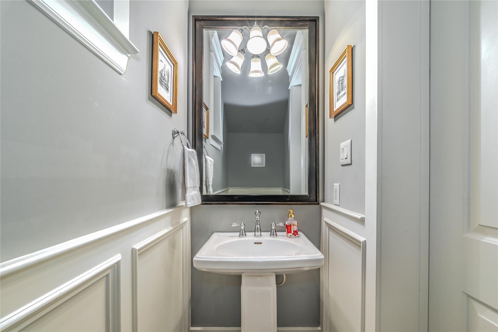 Houston, Texas 77008, United States, 3 Bedrooms Bedrooms, ,4 BathroomsBathrooms,Residential,Active,168369