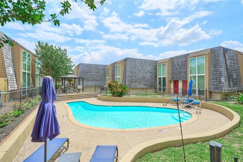 Photo of 16120 Stuebner Airline Road #212, Spring, TX 77379 (MLS # 11158319)