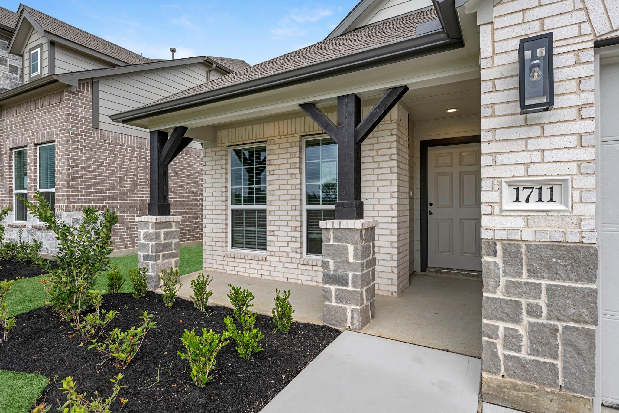 1711 Pecan Woods Lane