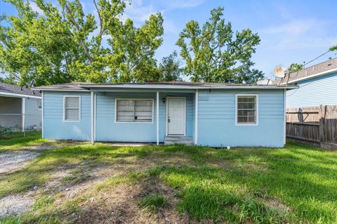 Photo of 8121 Woodlyn Road, Houston, TX 77028 (MLS # 92240243)