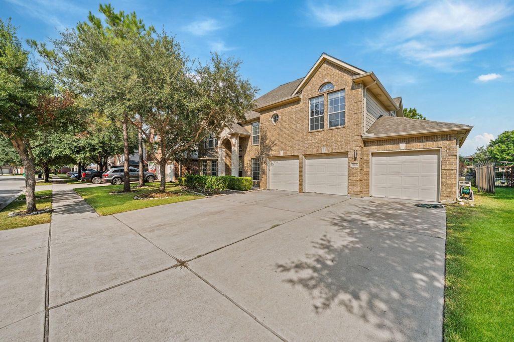 Photo of 10926 Wynfield Springs Drive, Richmond, TX 77406 (MLS # 80464289)