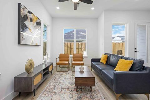 Photo of 1805 Emir Street #L, Houston, TX 77009 (MLS # 6776625)