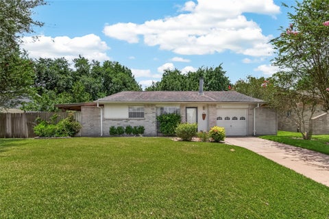 Photo of 2811 Pheasant Creek Drive, Sugar Land, TX 77498 (MLS # 53584445)