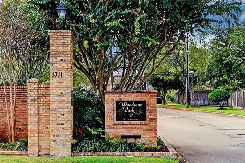 Photo of 1311 Antoine Drive #148, Houston, TX 77055 (MLS # 29536291)