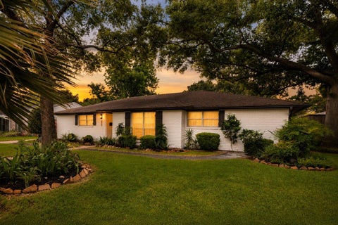 Photo of 10618 Wickersham Lane, Houston, TX 77042 (MLS # 14949804)