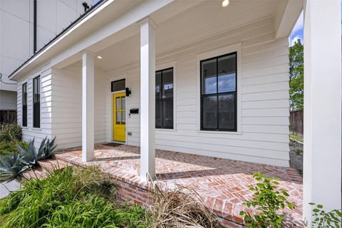 Photo of 1308 Bingham Street, Houston, TX 77007 (MLS # 34772776)