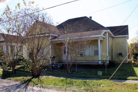 Photo of 2602 Saltus Street, Houston, TX 77003 (MLS # 59939962)