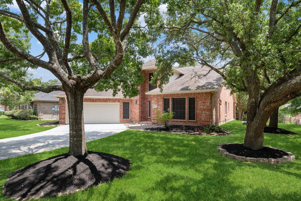 Photo of 19018 Hikers Trail Drive, Humble, TX 77346 (MLS # 85958551)