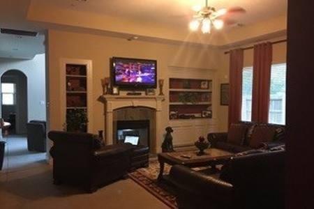 7606 Crystal Isle Lane
