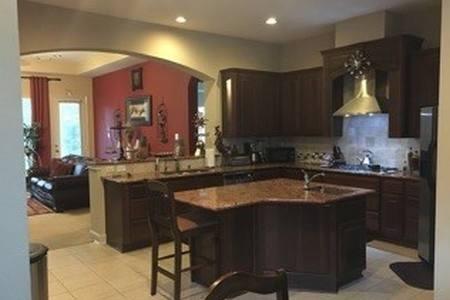 7606 Crystal Isle Lane