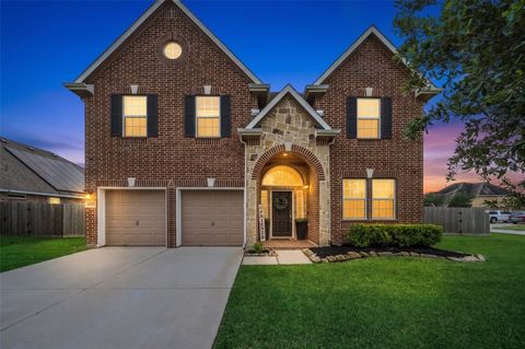 Photo of 4002 Longwood Drive, Mont Belvieu, TX 77523 (MLS # 46544631)