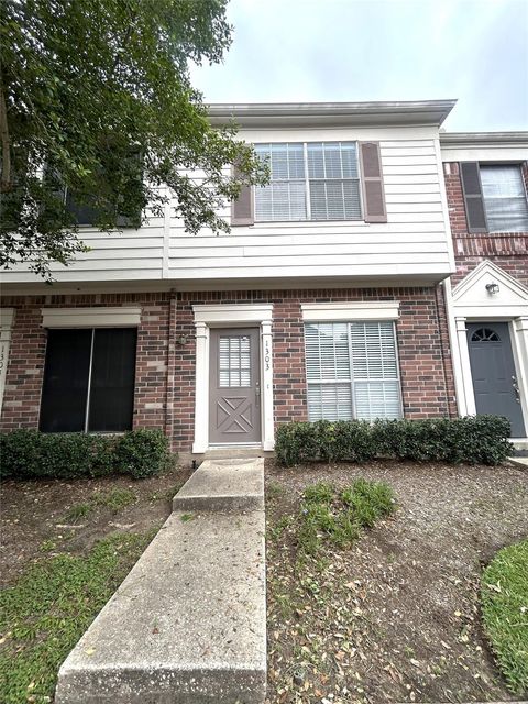 Photo of 2910 Grants Lake Boulevard #1303, Sugar Land, TX 77479 (MLS # 44408682)