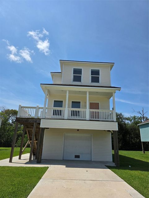 Photo of 6210 Lacey Oak Drive, Hitchcock, TX 77563 (MLS # 16170316)