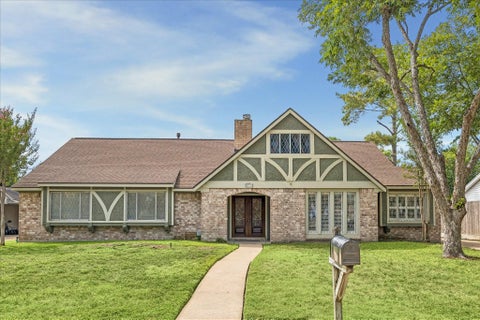 Photo of 2719 Durban Drive, Houston, TX 77043 (MLS # 5652601)