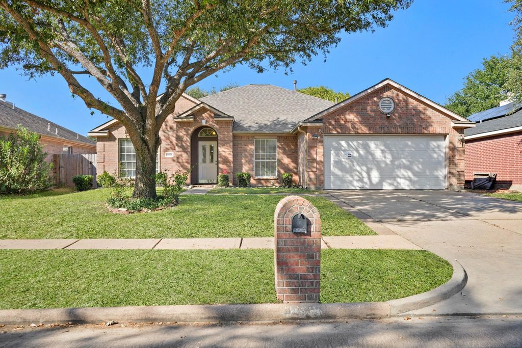 Photo of 19938 Cresent Creek Drive, Katy, TX 77449 (MLS # 93885965)