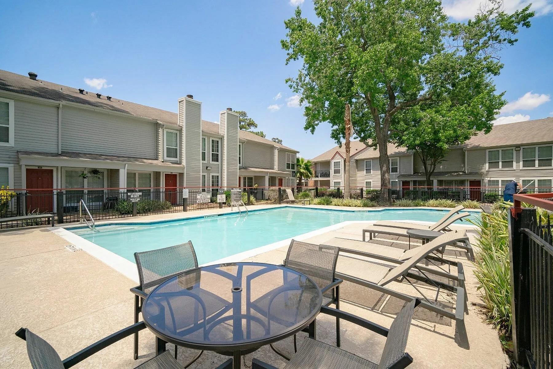 12800 Woodforest Boulevard W1306