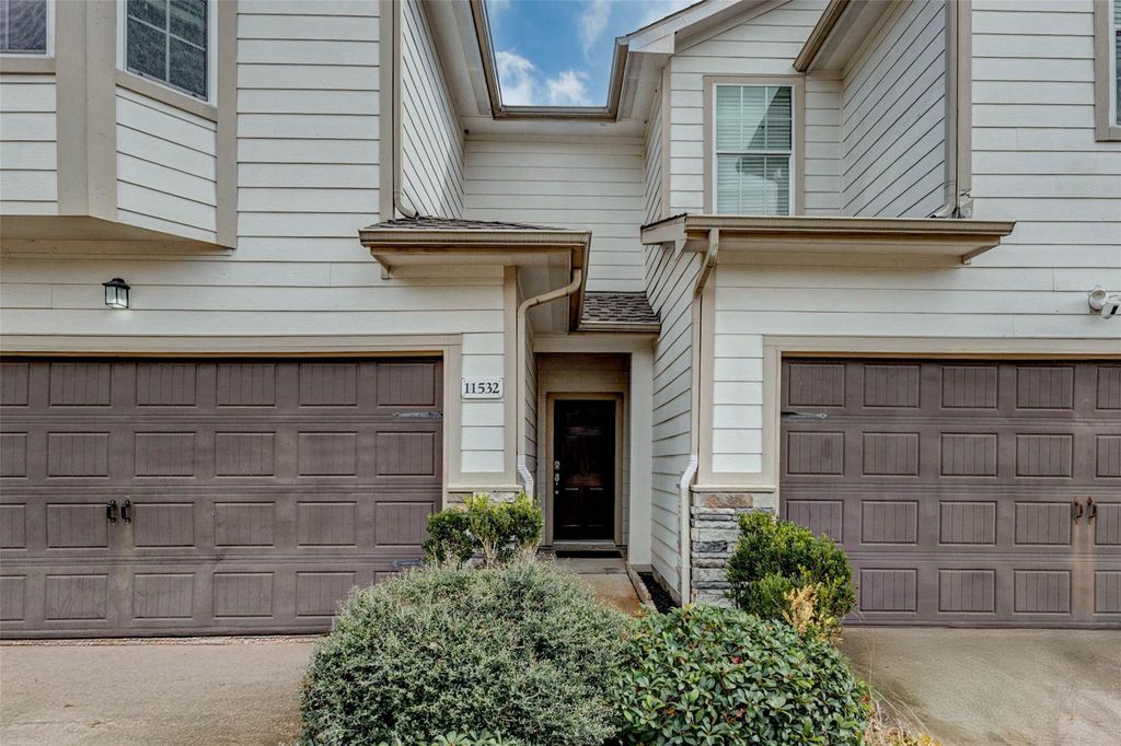 Photo of 11532 Champions Green Drive, Houston, TX 77066 (MLS # 30726533)