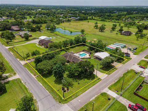 Photo of 15631 Fir Road, Santa Fe, TX 77517 (MLS # 89313218) Photo of 15631 Fir Road, Santa Fe, TX 77517 (MLS # 89313218)