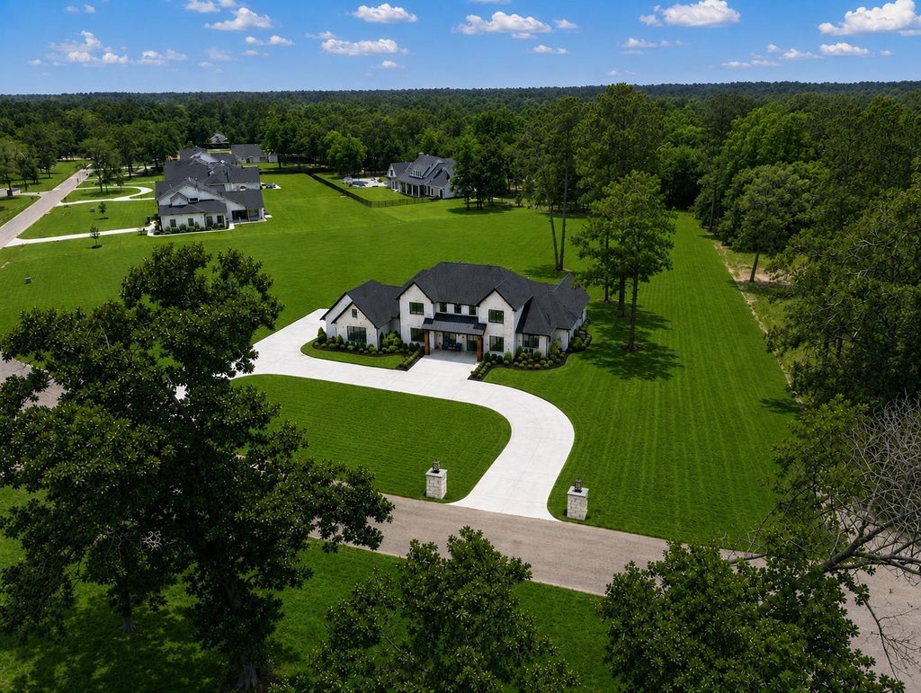 Photo of 18284 Woodstream Crossing Road, Montgomery, TX 77316 (MLS # 22933001)