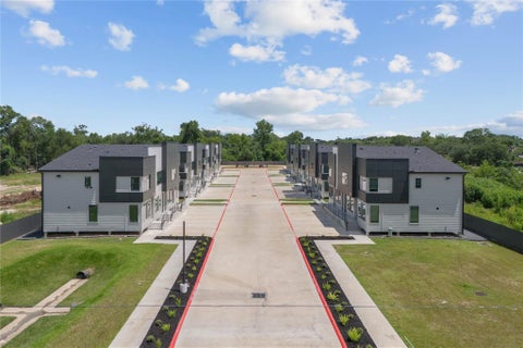 Photo of 3522 Mansfield Building F Street #B, Houston, TX 77091 (MLS # 45172573)