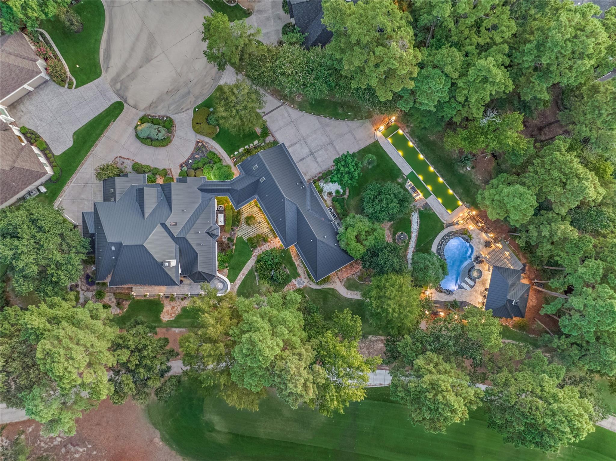 2 W Oaks Court