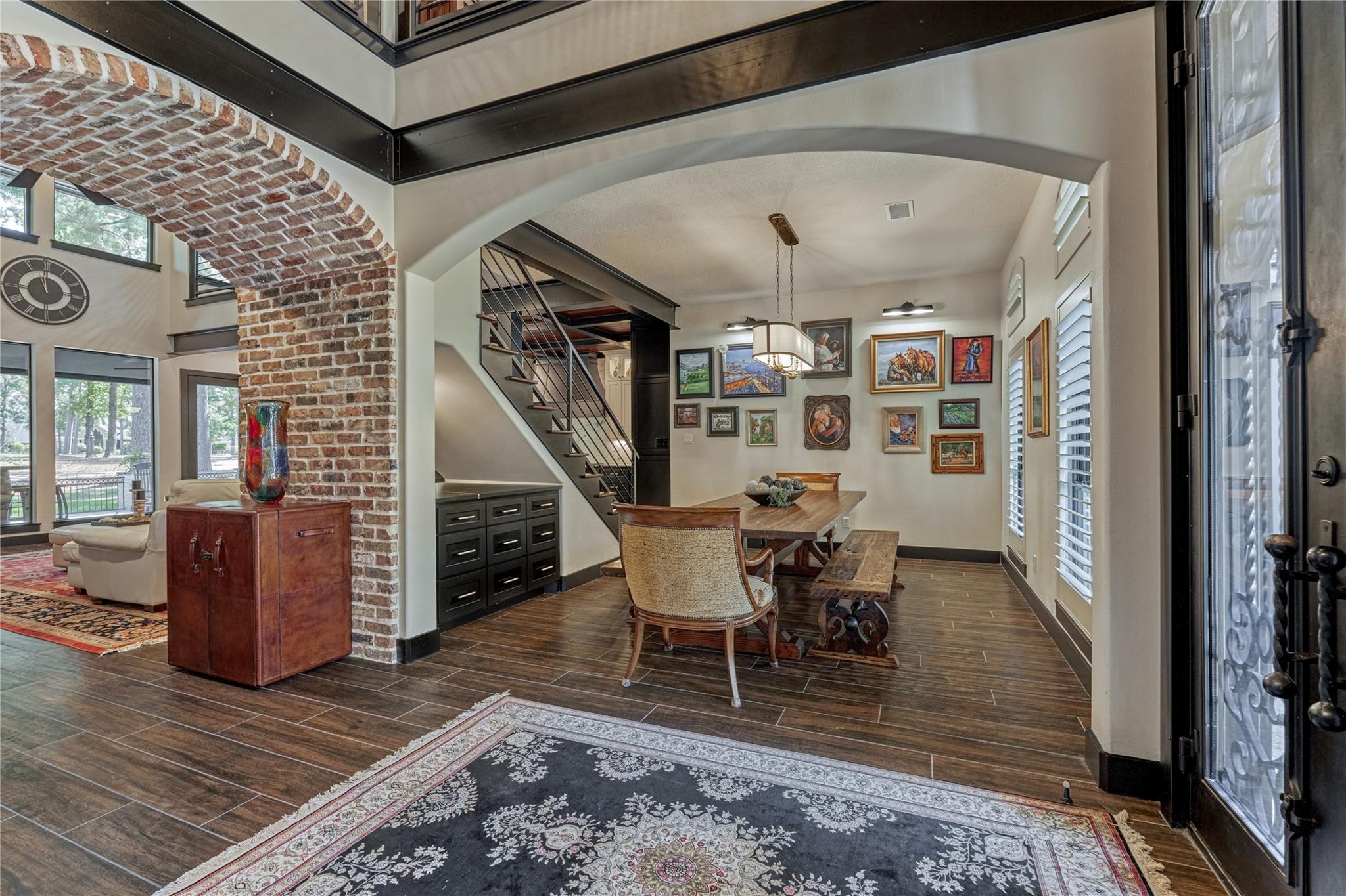 2 W Oaks Court