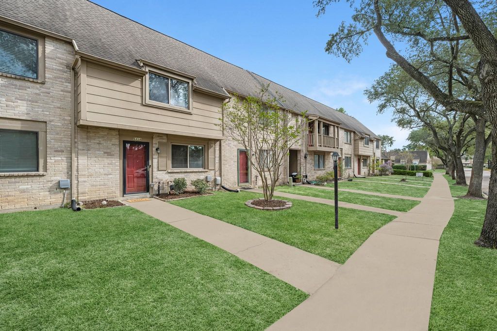 Photo of 6434 Kentwick Drive, Houston, TX 77084 (MLS # 85162656)