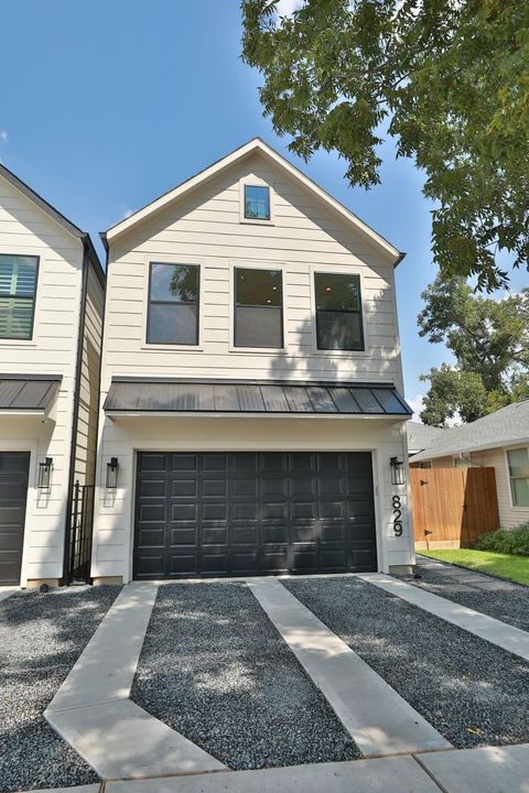 Photo of 829 E 25th Street, Houston, TX 77009 (MLS # 12631678)