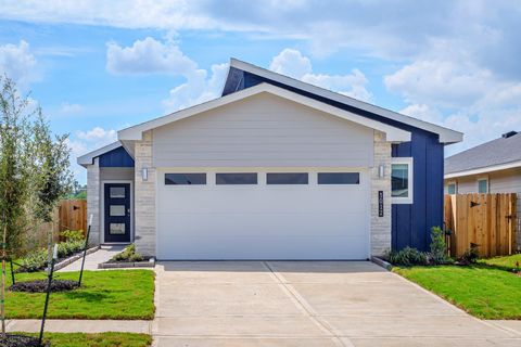 Photo of 3012 Gunnersbury Drive, Houston, TX 77047 (MLS # 94775514)